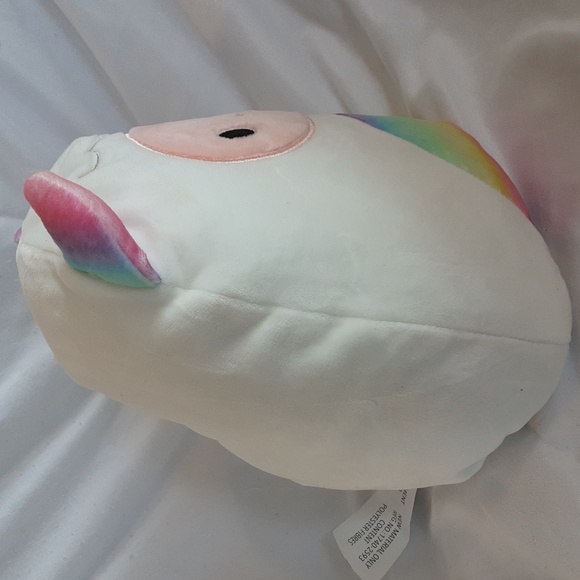 Squishmallows - 8" Gabby the Rainbow Yeti, NWT, Rare, HTF - Picture 4 of 6